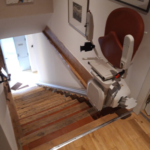 Castanet-tolosan installation fauteuil monte escalier