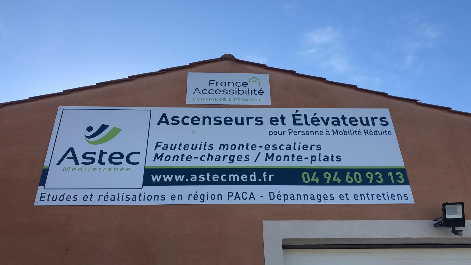 Enseigne Astec Méditérranée Ascenseurs et Elevateur