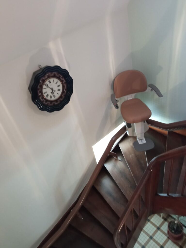 chaise pour escalier tournants