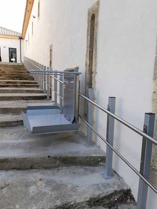 Narbonne installation plateforme monte escalier
