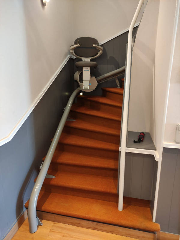 fauteuil monte-escalier tournant