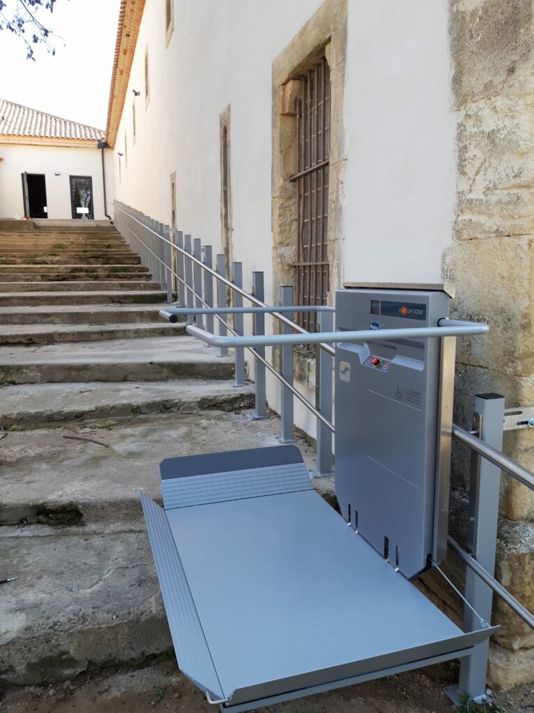 plateforme-monte-escalier-narbonne-11-france-accessibilite