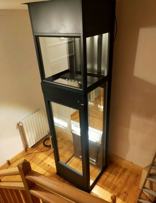 Af2r EQlevadom installe un ascenseur privatif à Rémigny