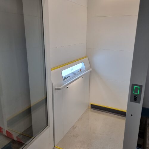 Auvergne Ascenseurs installe un ascenseur Aritco à Clermont-Ferrand
