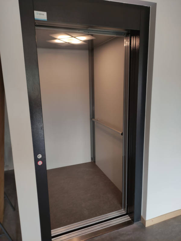 Séma installe un ascenseur privatif à Marches