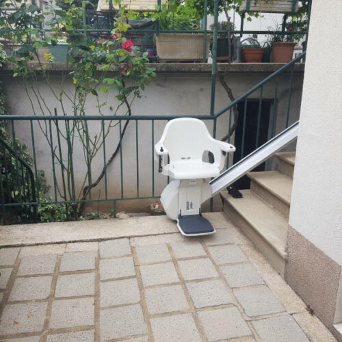 Séma installe un fauteuil monte escalier à Valence chez des particuliers