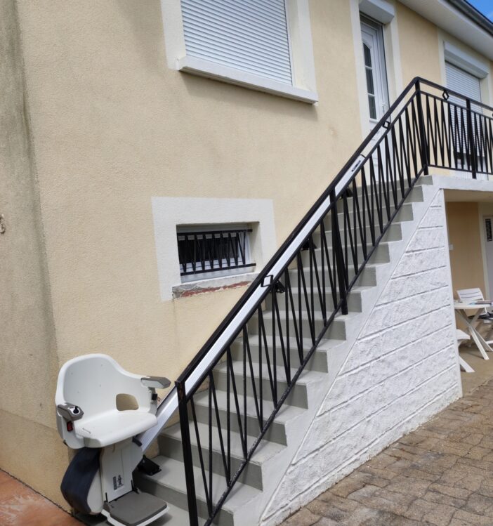 monte escalier installé dan la Sarthe par ETS Menanteau