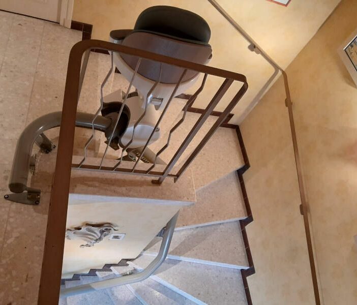 Séma a installé un monte escalier intérieur pour un particulier à Guilherand-Granges en Ardèche
