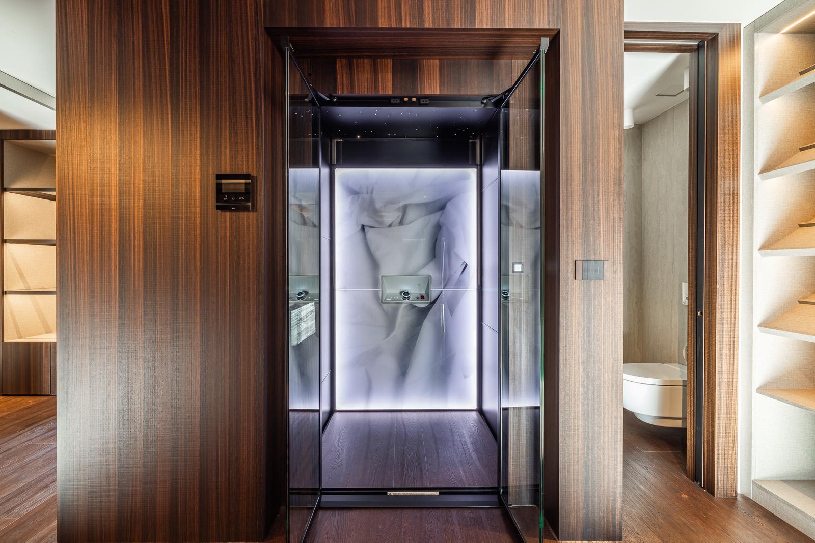 Ascenseur privatif design Chalet Verbier en Suisse