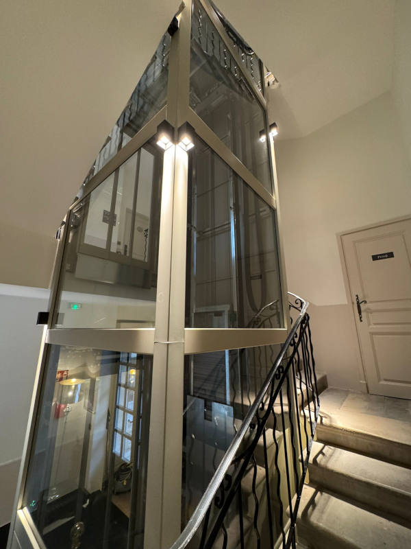 ascenseur-privatif-interieur-vitree-domaine-du-colombier-malataverne-sema-france-accessibilite