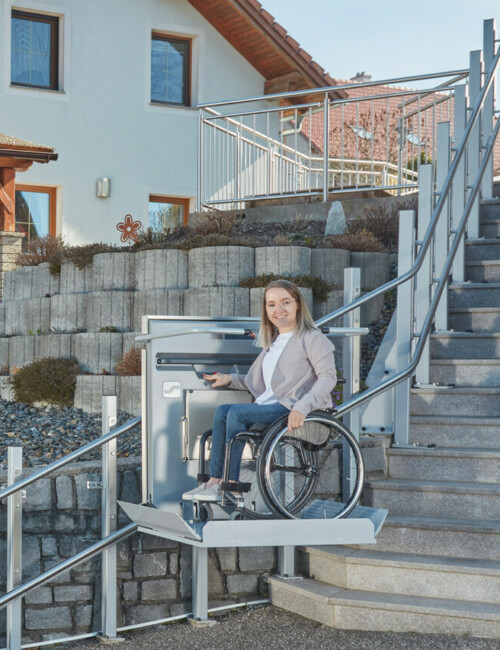 plateforme-exterieur-pmr-maison-avec-fauteuil-roulant