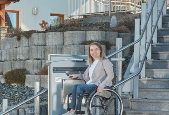 plateforme-exterieur-pmr-maison-avec-fauteuil-roulant