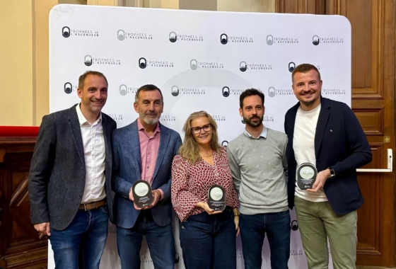 photo de la remise des trophées lors de la cérémonies de l'ascenseurs : Rémi Pégoud, Didier Sachot, Nathalie Lecacheux, Pierre-Henri Val et Thomas Virtel