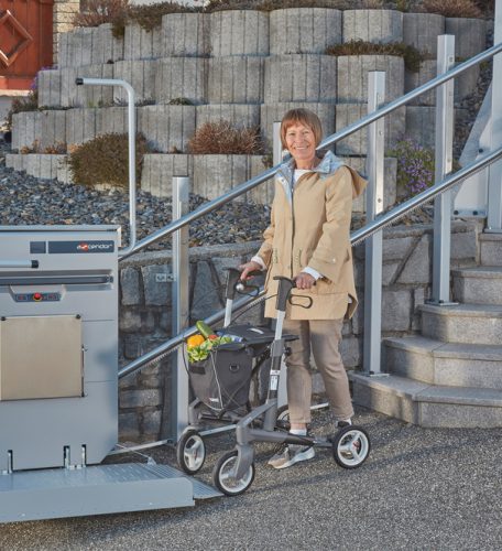 plateforme monte-escalier pour personne agée